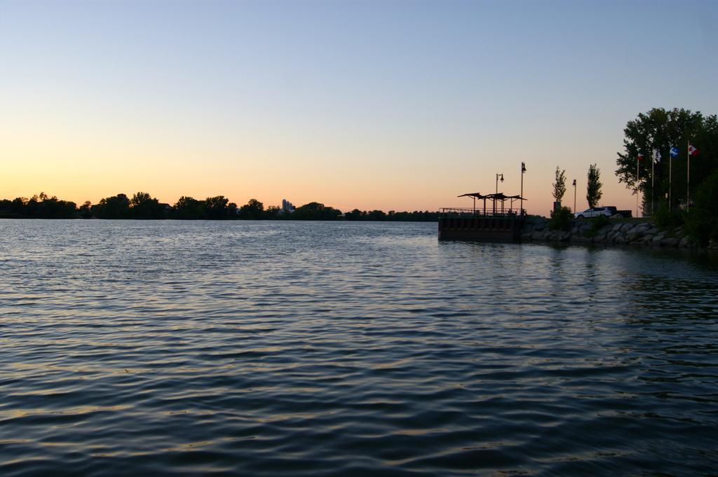 La Belle Aux Berges Bed & Breakfast Saint-Denis-sur-Richelieu Eksteriør bilde