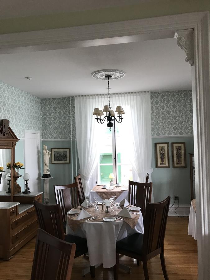 La Belle Aux Berges Bed & Breakfast Saint-Denis-sur-Richelieu Eksteriør bilde